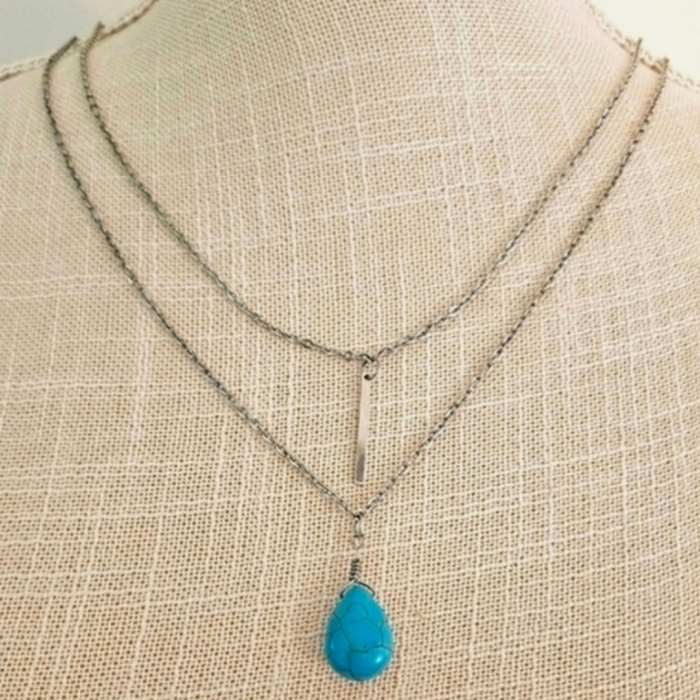 🔥3/$20 Silver and Turquoise Layered Necklace - Picture 3 of 7
